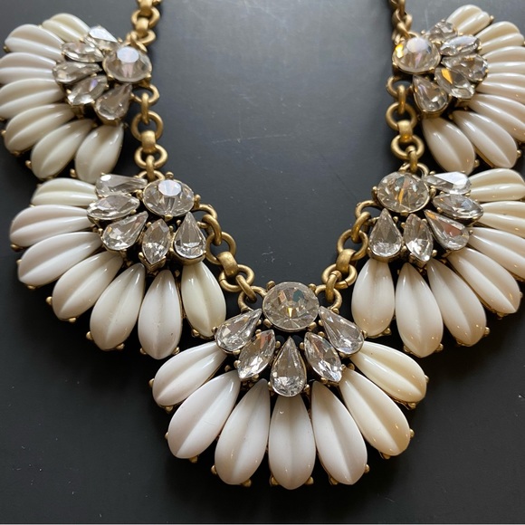 J.CREW signed Rhinestone Jeweled White fan Art Deco Bib Statement Necklace - Picture 5 of 12